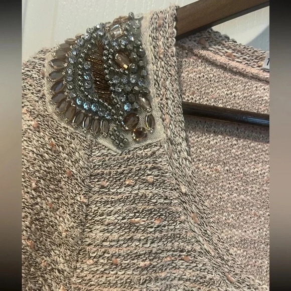 Maurice’s Confetti‎ Top With Embellished Shoulders - Picture 4 of 5